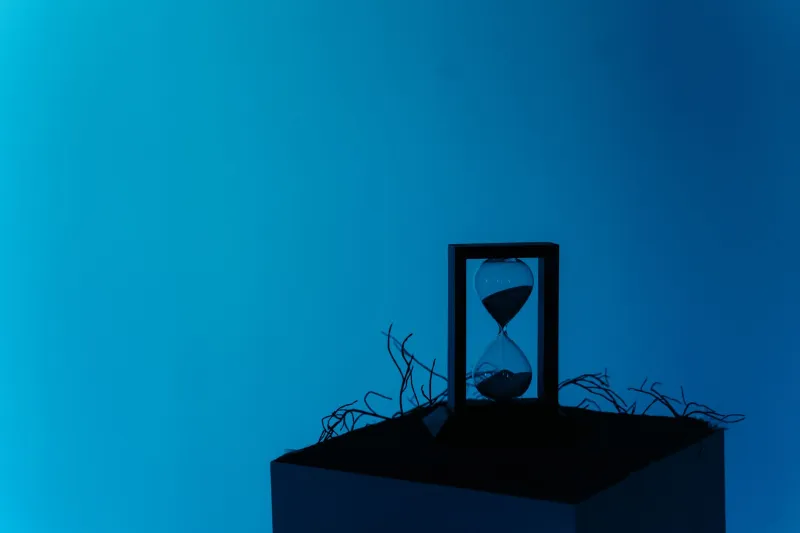 L'Arte dell'Attesa: Come i Brand Italiani Trasformano il Tempo in Strumento di Desiderio
